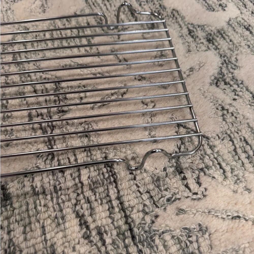 NWOT Metal Baking Cooking Cooling Rack